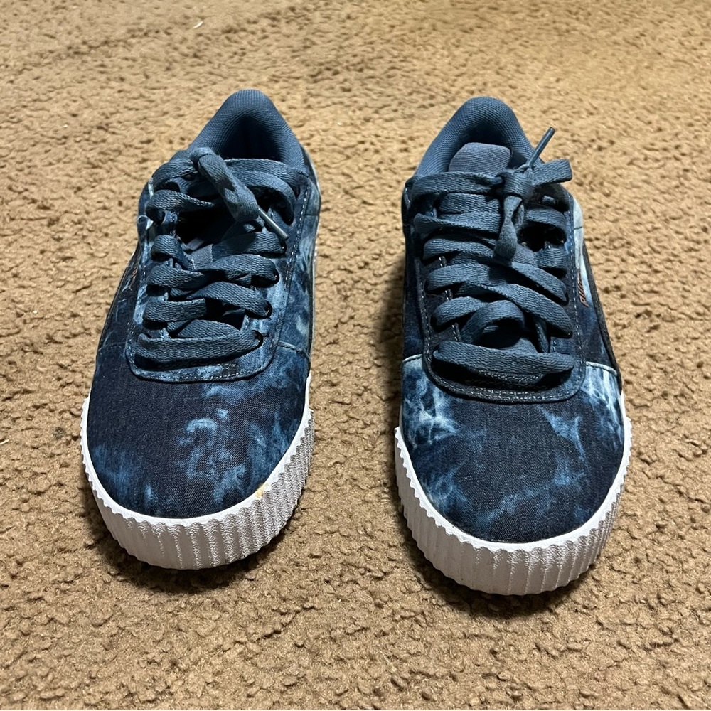 TEAL PLATFORM PUMAS